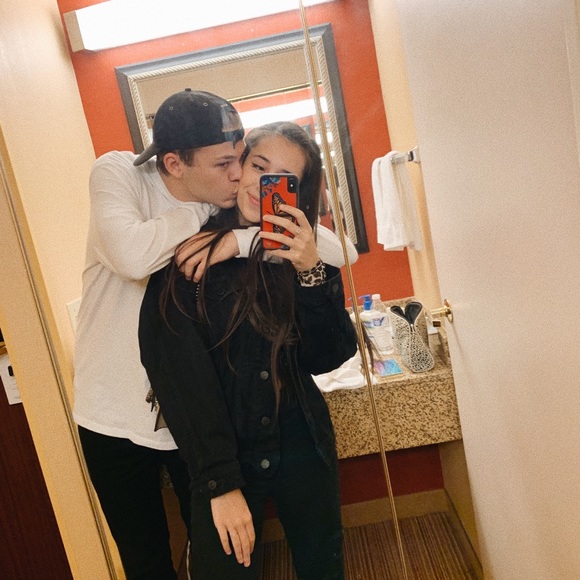 Meet your Posher, Katy - Picture 2 of 7